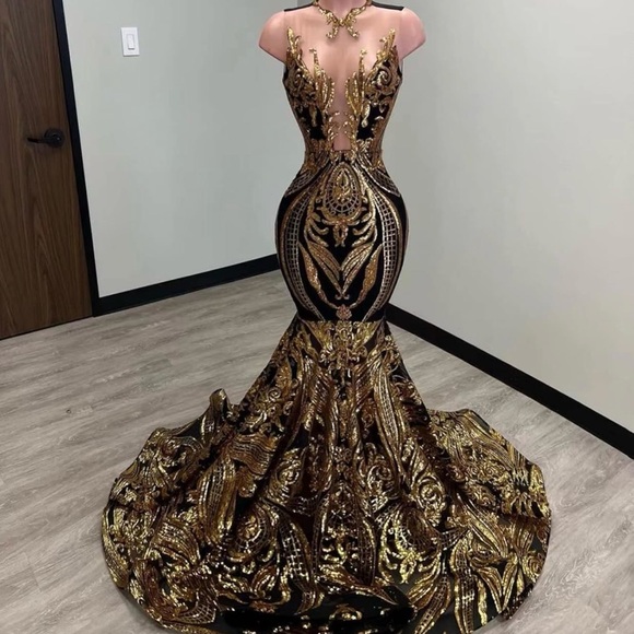 Dresses & Skirts - Pre-Loved Elegant Black and Gold Evening Gown